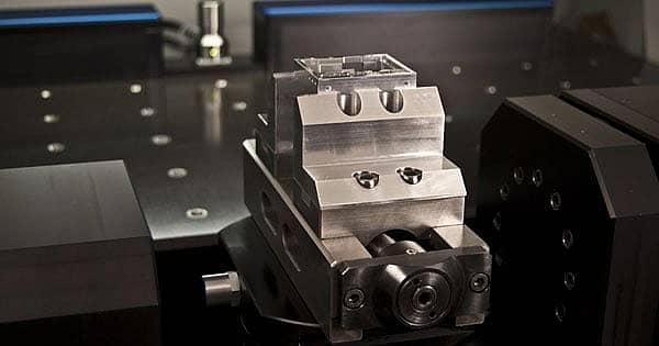a machined part demonstrating what a 5 acis cnc machine is